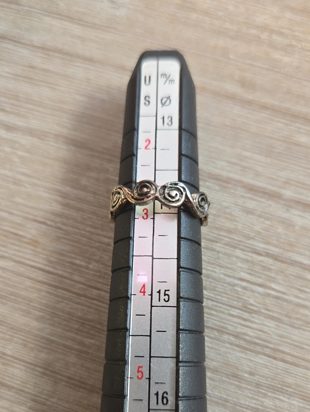 Gold Spiral Band Ring - Elegant Women's Jewelry.Size 3.
